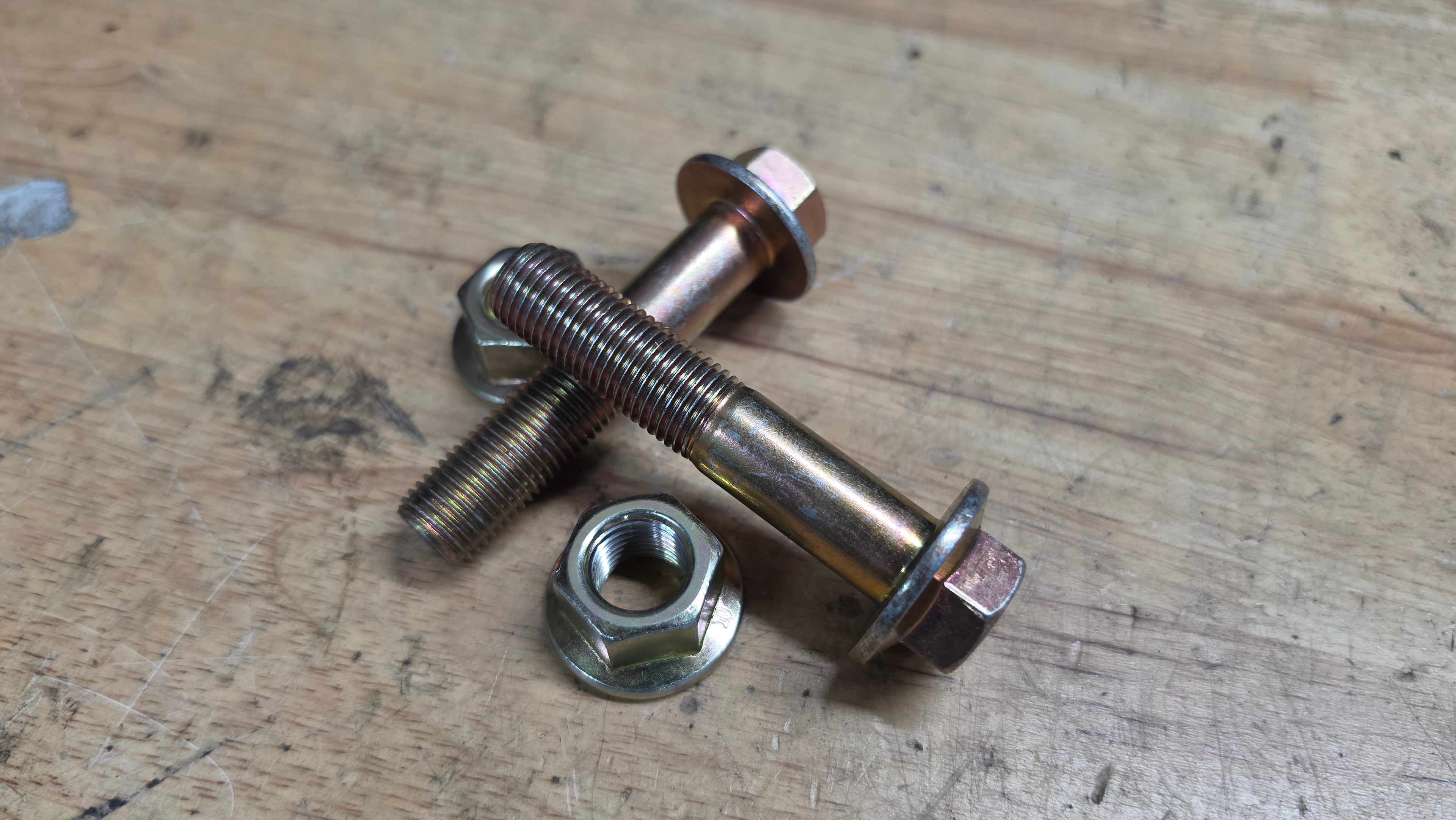 Tornillos Para Coilovers en Toyota